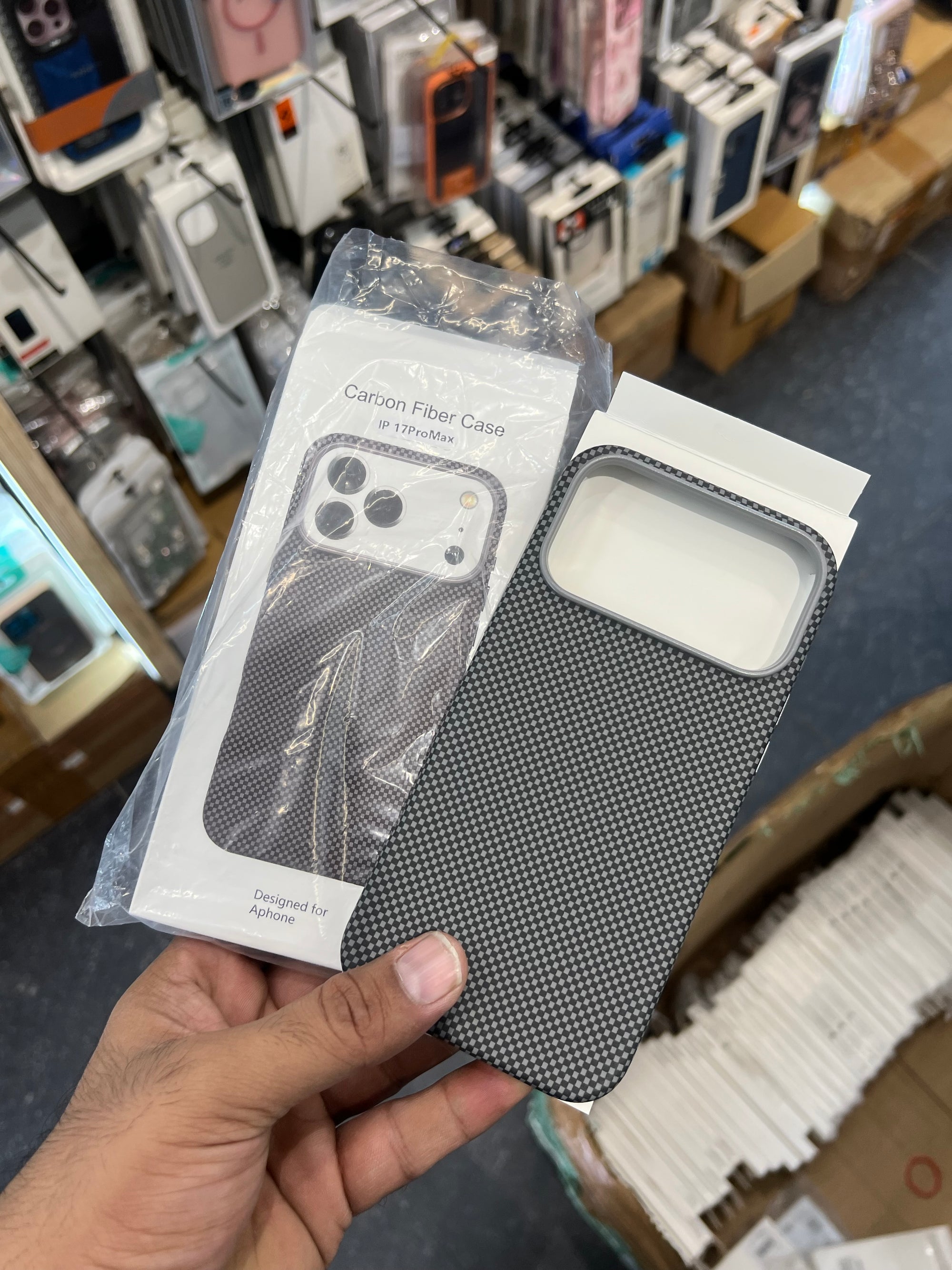 Carbon magsafe case for i phone 17 pro