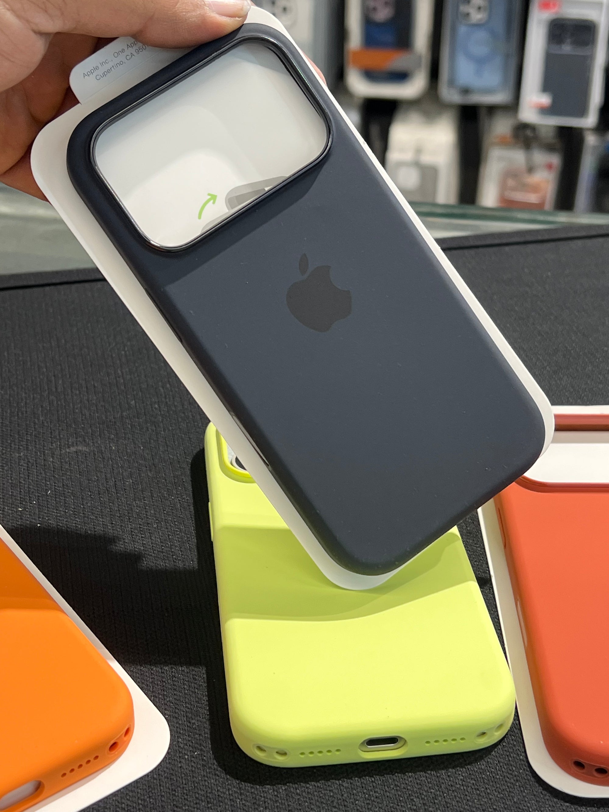 I phone 17 pro black original silicon case